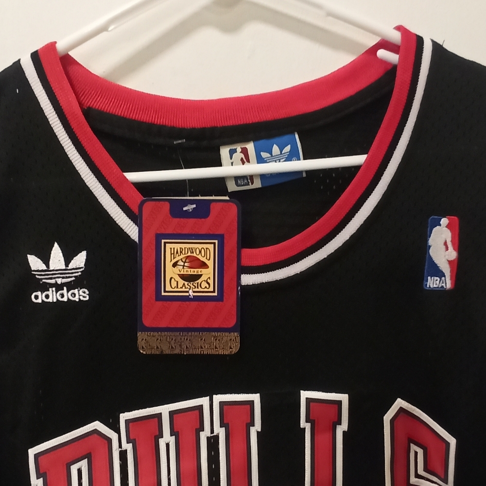 NWT Adidas Dennis Rodman Chicago Bulls Hardwood Classics Swingma XL - Picture 5 of 15